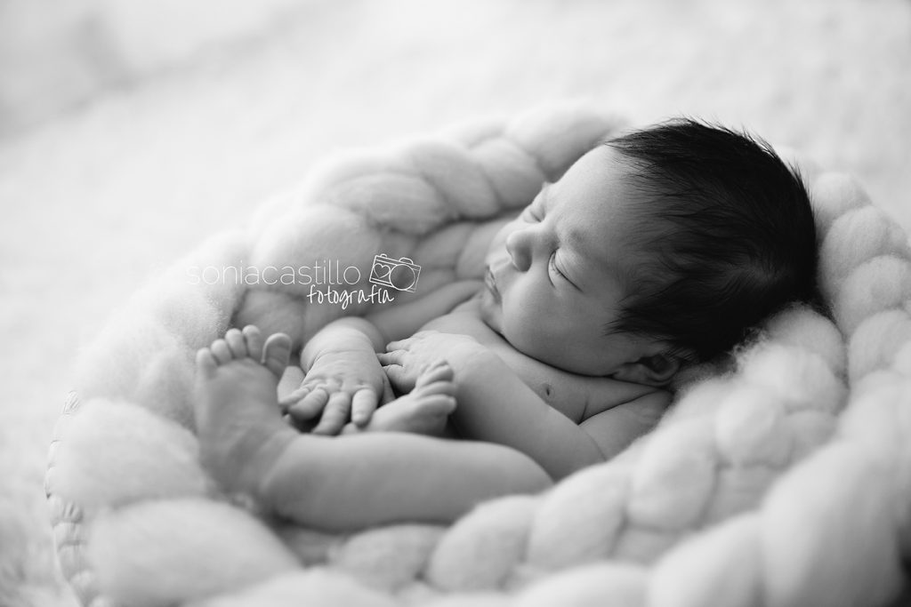 Portafolio Fotos de recién nacidos byn-1832-1024x683 