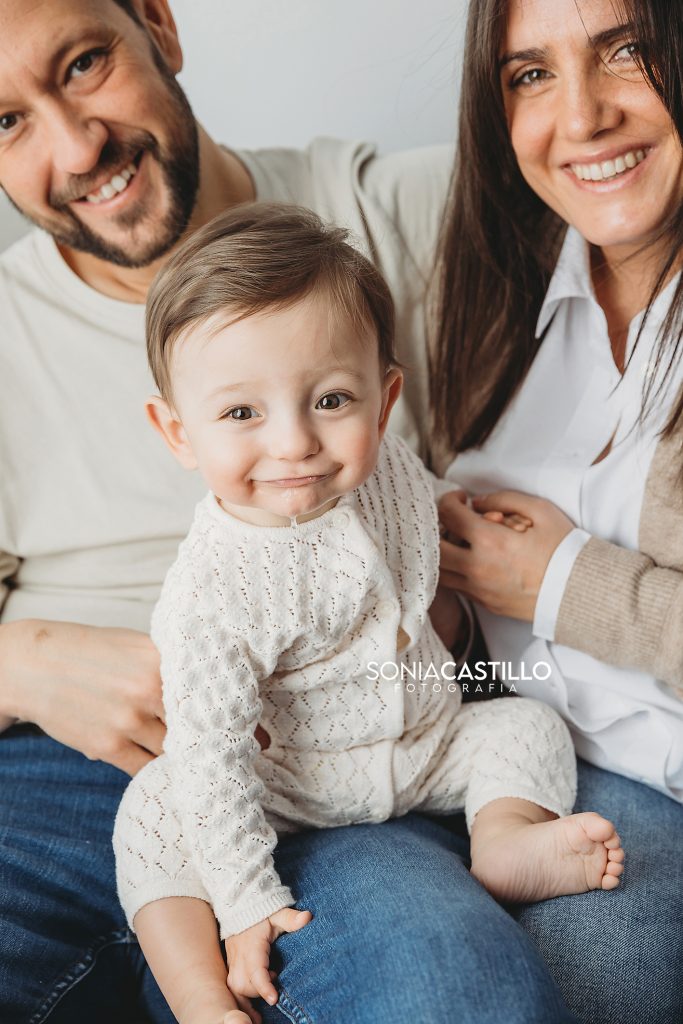 bebe-10-meses-guadalajara-2-683x1024 Portafolio y Sesiones de Fotos de Bebés
