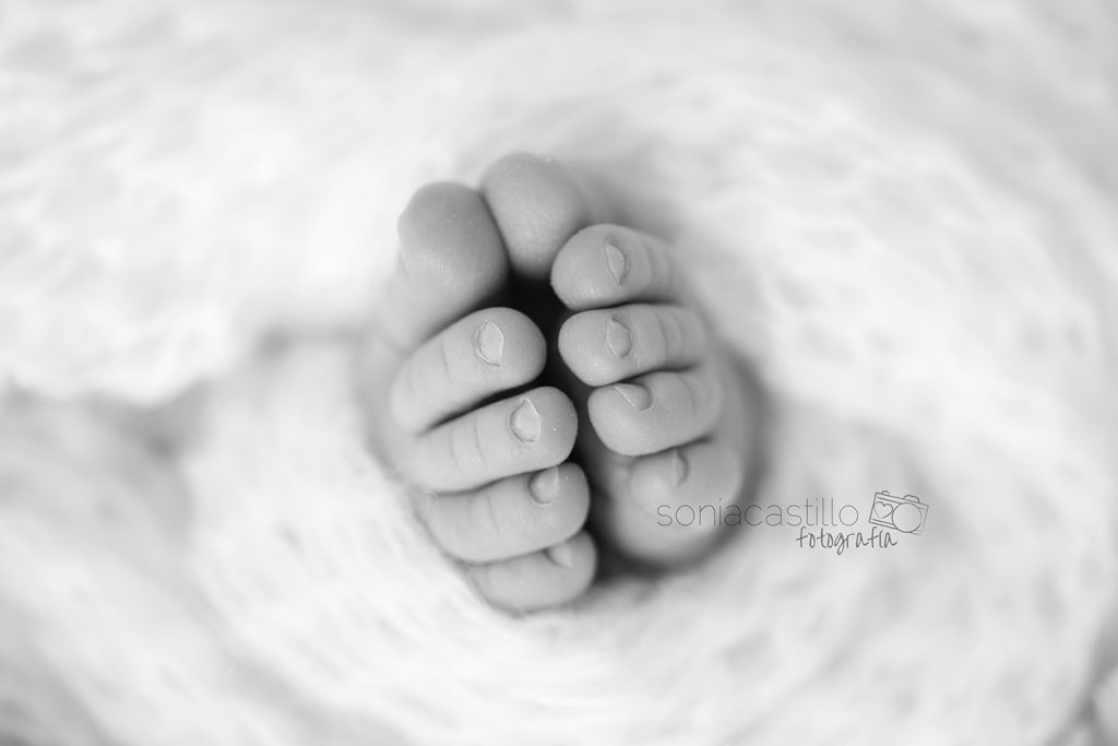 Claudia, 5 días. Fotografía de recién nacidos en Guadalajara y Madrid CO7B1468byn-1024x683 