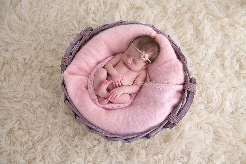Lidia, una muñeca de 12 días. Fotografía de recién nacidos en Guadalajara y Madrid CO7B5231-1024x683 
