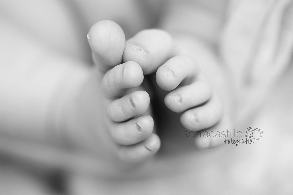 Emma, 9 días. Fotografía de recién nacidos en Madrid y Guadalajara byn-0645-1024x683 