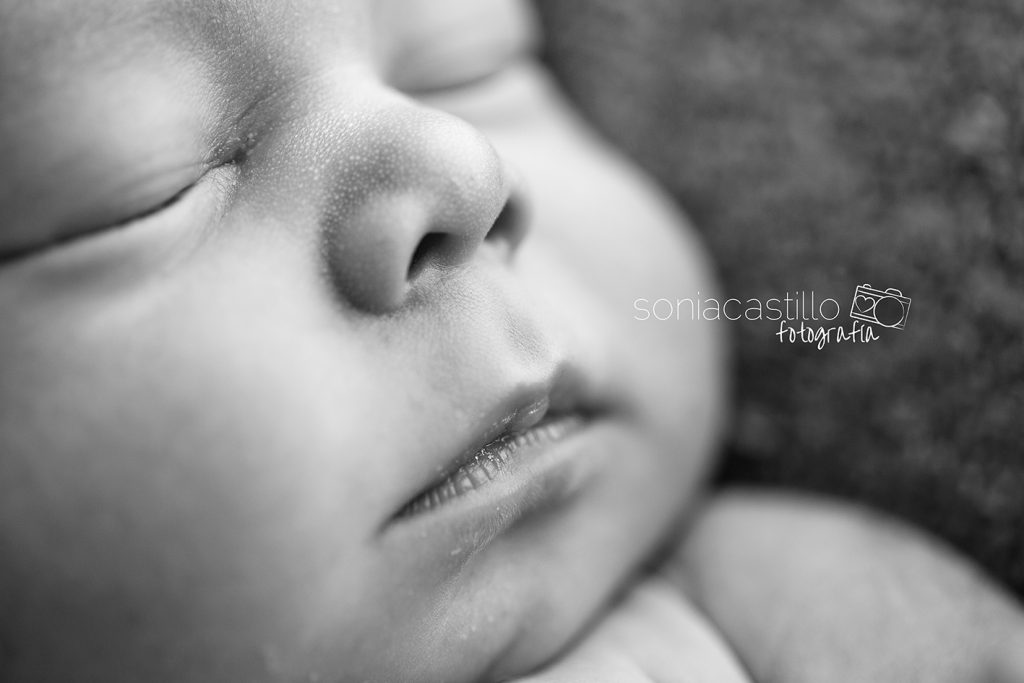 Alex, recién nacido. Fotografía newborn byn-1481-1024x683 