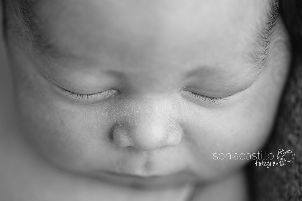 Alex, recién nacido. Fotografía newborn byn-1486-1024x683 