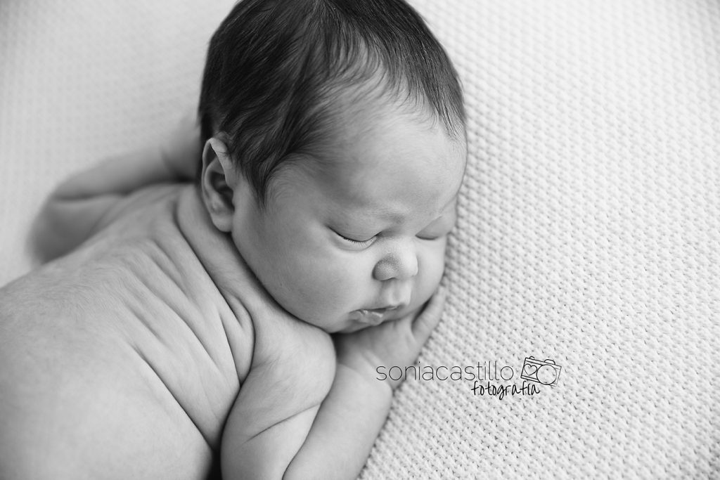 Alex, recién nacido. Fotografía newborn byn-6536-1024x683 