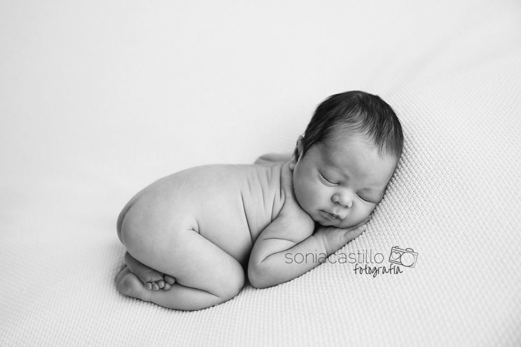 Alex, recién nacido. Fotografía newborn byn-6542-1024x683 